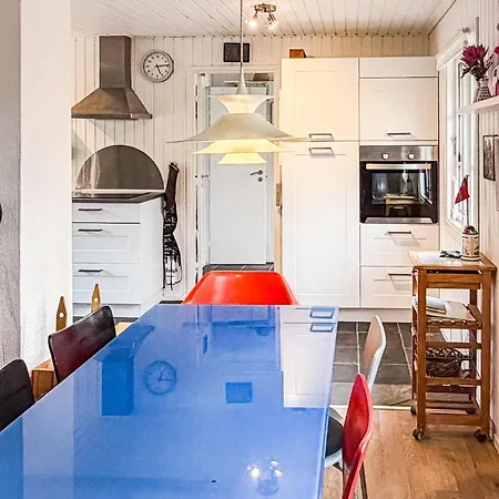 Feriehus 3 Bedroom Awesome In Neksø